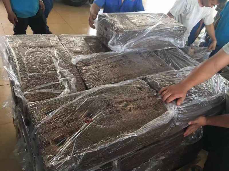 7月13日,孟连公司tsr-9710胶大包装在罗晓海制胶厂正式投产.